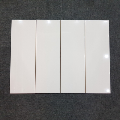 Gạch thẻ trang trí trắng bóng phẳng 150x450mm STA15450