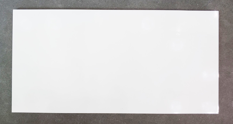 Gạch ốp tường màu trắng bóng 300x600mm