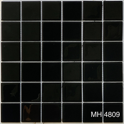 Gạch mosaic thủy tinh nhập khẩu, Thủy tinh màu đen, KT viên 48x48mm, KT vỉ 300x300mm, MH 4809 (1 thùng 22 vĩ = 2m2)