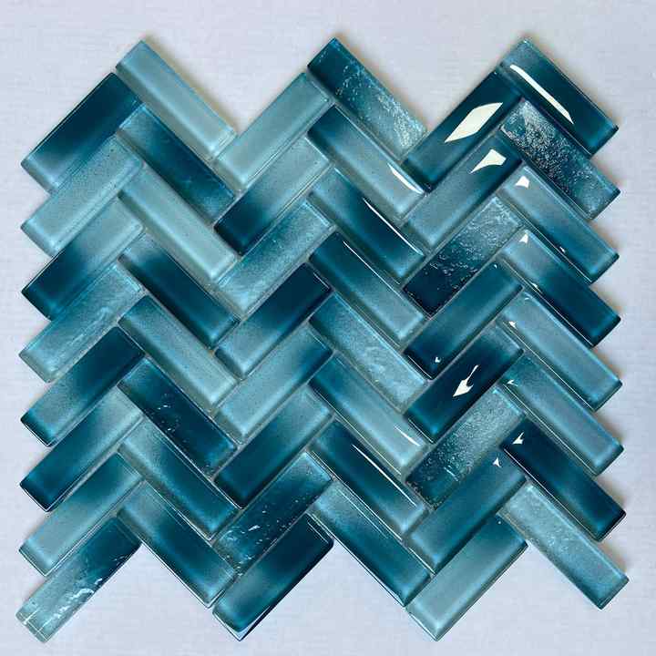 Gạch khảm thủy tinh xanh óng ánh chống trơn thiết kế đặc biệt Centurymosaic