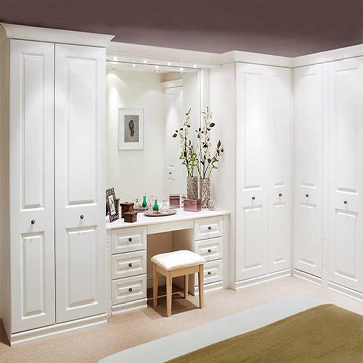 Tủ quần áo hình chữ L hiện đại có vòm, 3 cánh, kèm bàn trang điểm và ngăn kéo