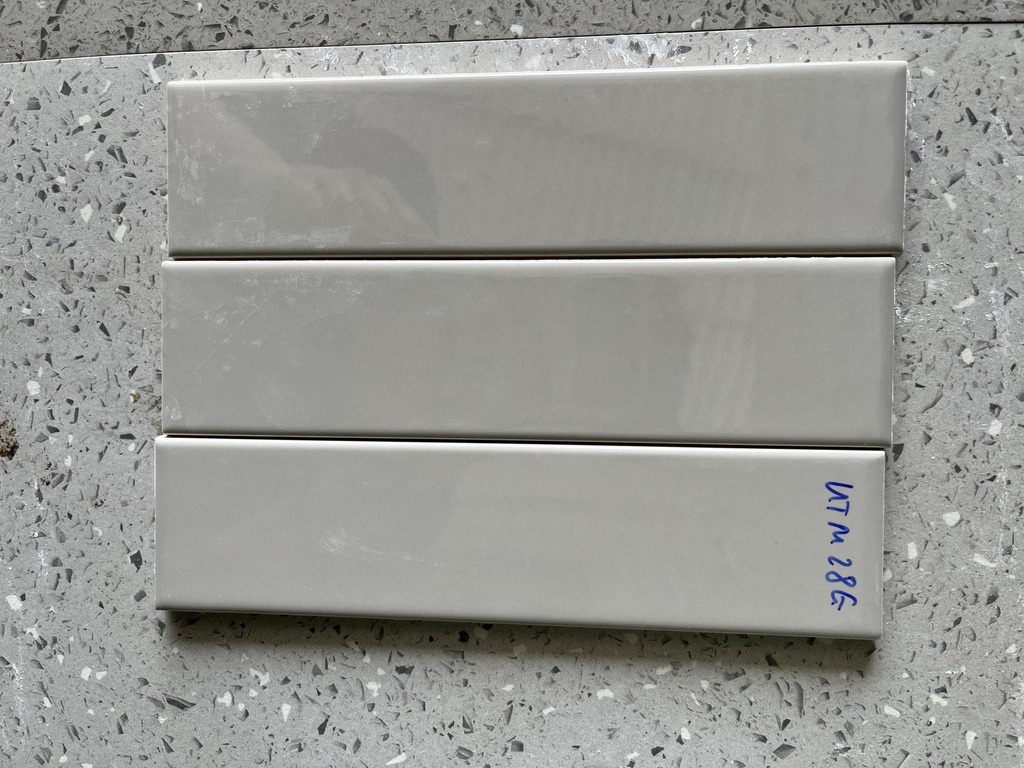 Gạch thẻ 50x200mm xám đậm bóng UTM28G