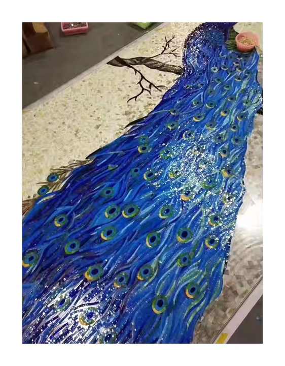 Tranh khảm kính trang trí hình chim công dán tường