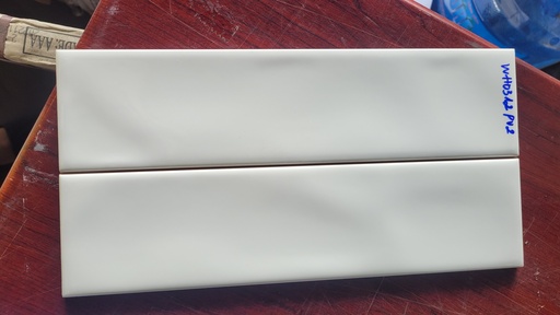 [WH0312PV2] Gạch thẻ trắng  bóng lượn mặt KT 75*300mm