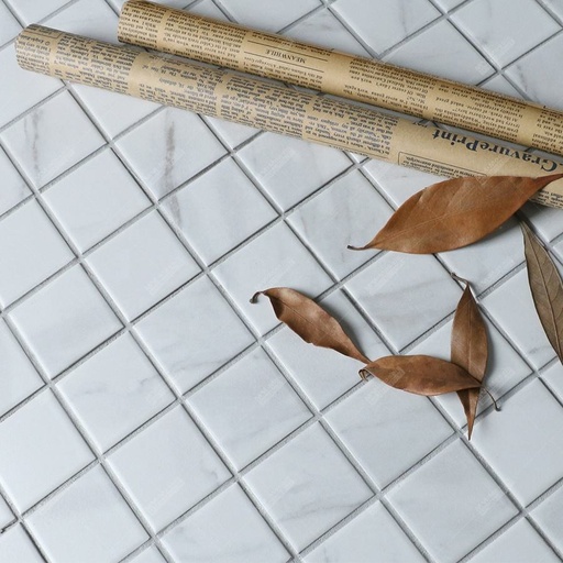 [106337247527] Gạch khảm men mờ trắng Bianco Carrara in phun khổ 2x2 inch, dùng cho tường bếp và nhà tắm