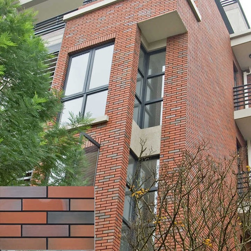 [103991325526] Gạch ốp tường ngoài trời chịu axit, đất sét nung màu đỏ già, mỏng, chắc chắn, sản xuất tại Thái Lan